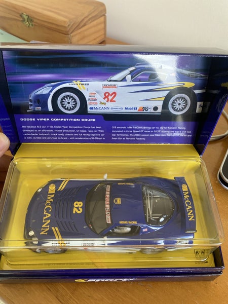 Scalextric Sport Dodge Viper Carousel 1