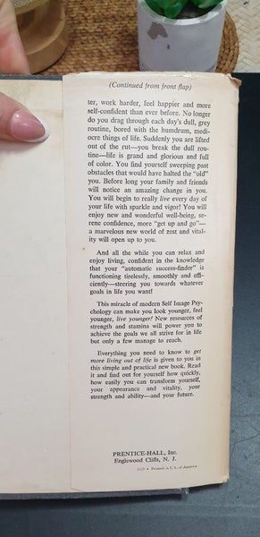 Psycho-Cybernetics: A New Way to Get More Living Out of Life •Dr Maxwell Maltz Carousel 19