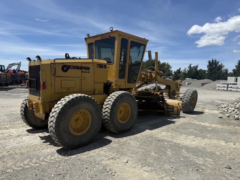 Grader65200331004801112