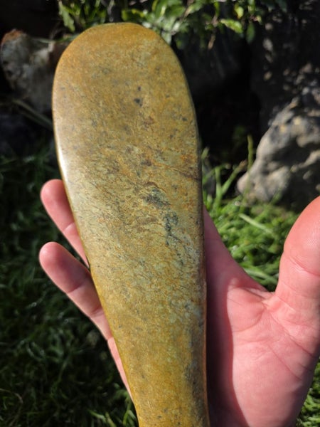 1 $Reserve greenstone mere/patu Carousel 2