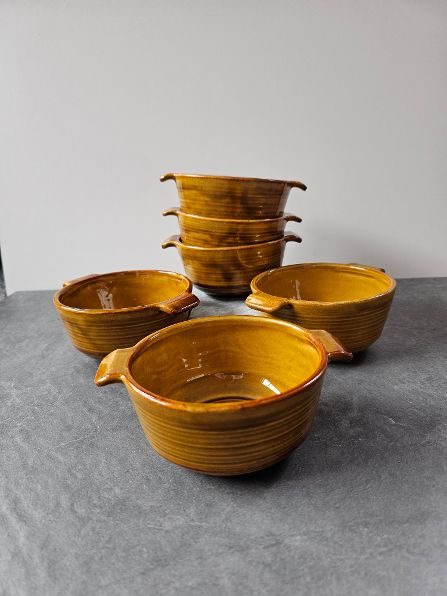 Six Crown Lynn? Honey Glaze Individual Soup Bowls or Ramekins. Stamped 1143. Carousel 1