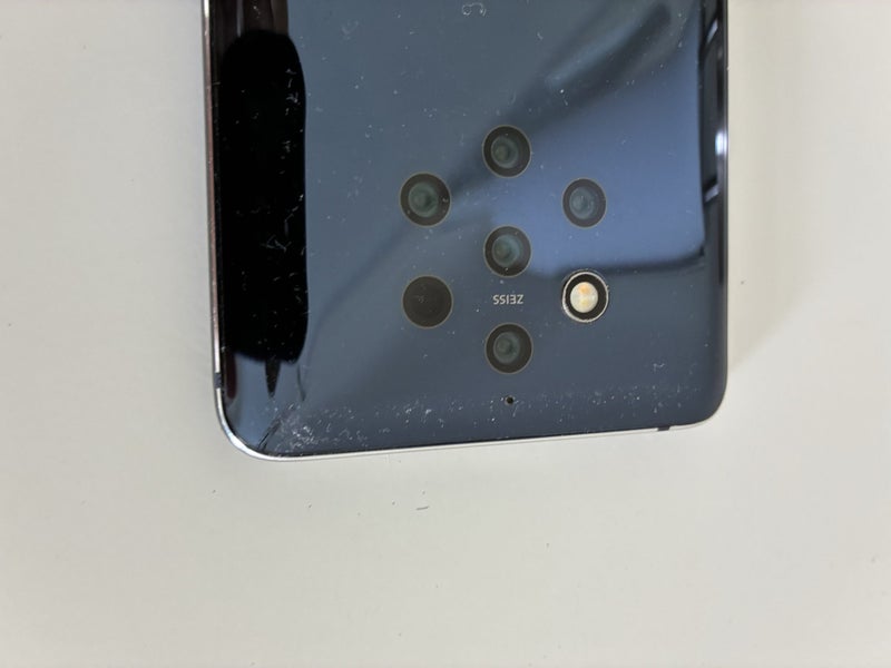 Nokia 9 True View Carousel 2