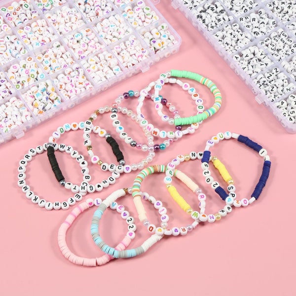 2800pcs Letter Beads for Bracelets with Bead Strings A-Z Alphabet Beads Round Carousel 1