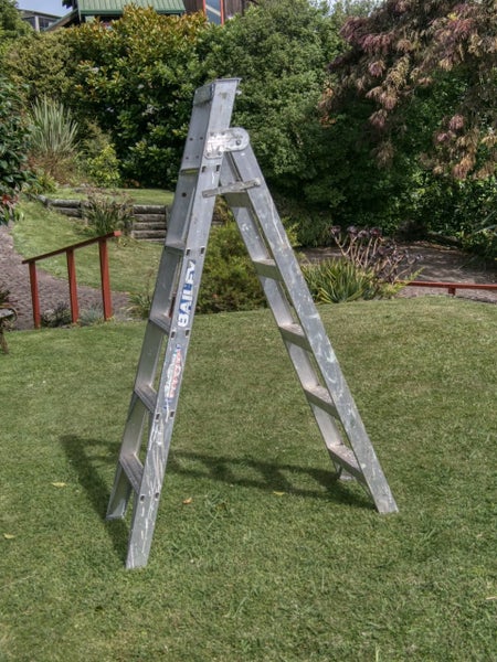 Aluminium Ladder Carousel 1