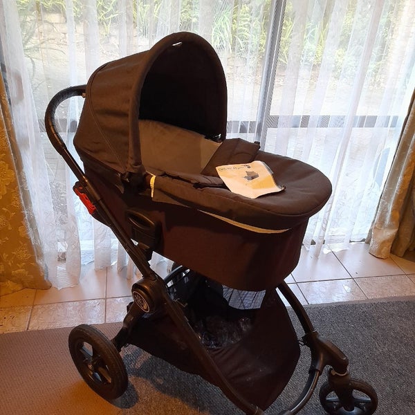 City Select pram Carousel 1