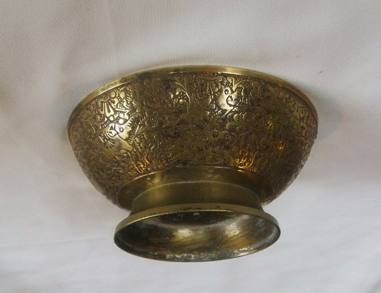 ESTATE MUSEUM ITEM No. 420 EMBOSSED BRONZE/BRASS BOWL No.2 DUG FROM THAMES MUD Carousel 1