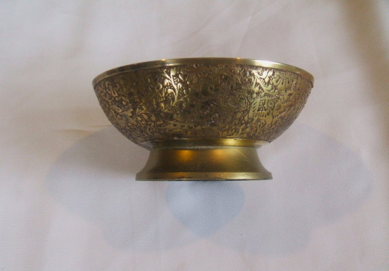 ESTATE MUSEUM ITEM No. 420 EMBOSSED BRONZE/BRASS BOWL No.2 DUG FROM THAMES MUD Carousel 2