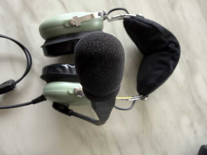David Clark H10-13.4 GA Headset - In excellent condition Carousel 3