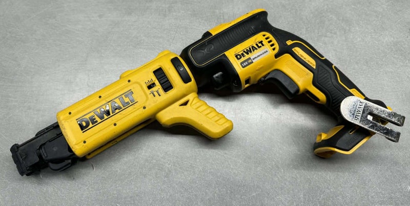 DeWALT 18V XR Brushless Collated Screw Gun + Battery & Charger Carousel 2