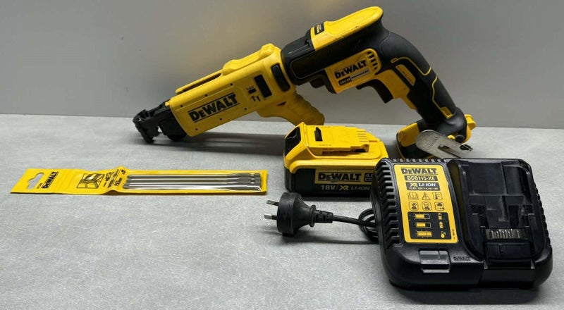 DeWALT 18V XR Brushless Collated Screw Gun + Battery & Charger Carousel 1