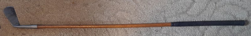 GOLF CLUB. HICKORY SHAFT SPALDING GOLD MEDAL LOT 12. Carousel 1