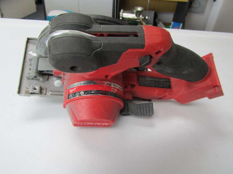 Milwaukee M18 FUEL Cordless Metal Cutting Saw 135mm - 150mm Carousel 2