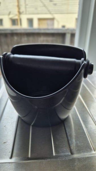 AVANTI knock box Carousel 1