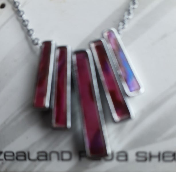 PINK NEW ZEALAND PAUA SHELL NECKLACE Carousel 2