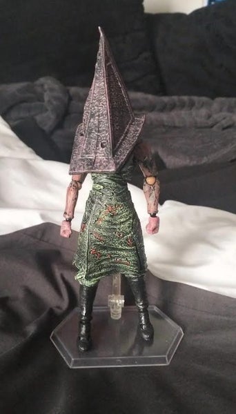 Silent Hill 2 Red Pyramid Thing PVC Figure Model Figurine Brinquedos Carousel 6
