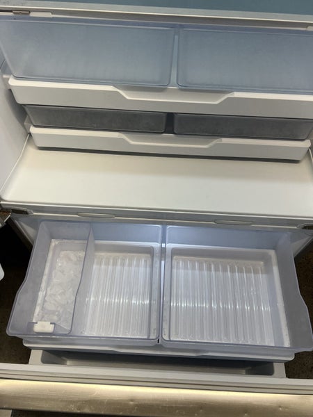 Fisher & Paykel 614L French Door 3 Door Fridge Freezer Ice & Water RF610ADUSX4 Carousel 20