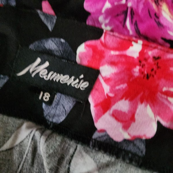 ** 2 Mesmerise Skirts S18 ** Carousel 7