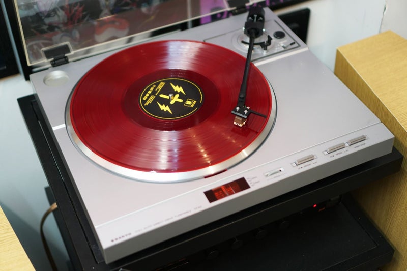 Sanyo TP-X3 Vintage Japanese Direct-Drive Turntable with Brand-New Shure 70B Carousel 1