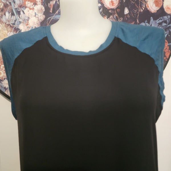 ** Foil Merino Dress 2XL** Carousel 2