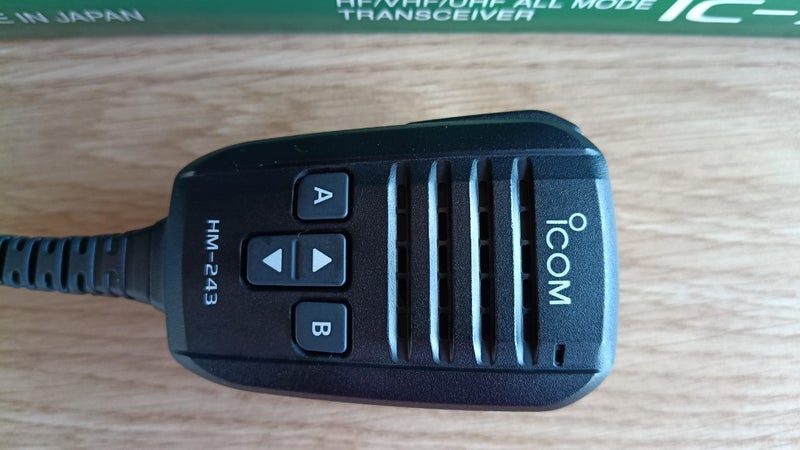 Icom IC-705 !!! Basically New w/ Bag !!! Carousel 2