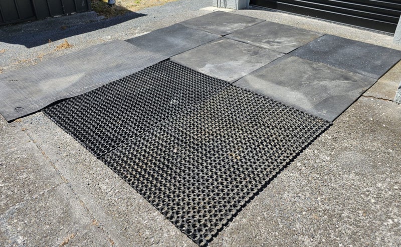 9 x rubber mats ***$1 reserve*** Carousel 2