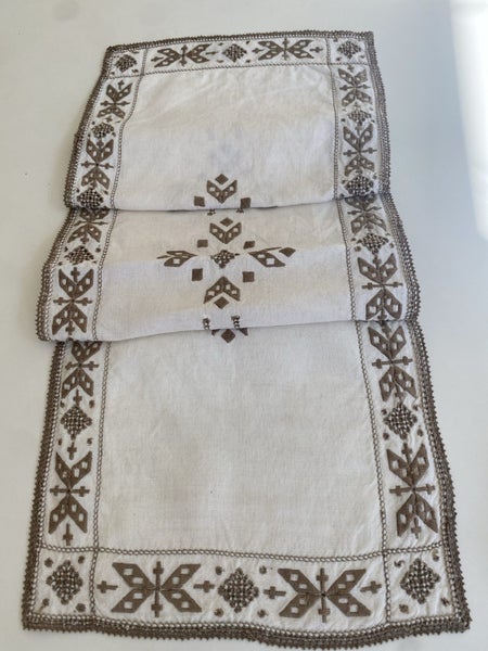 Laces - Table Cloth Detailed Design Traditional Cypriot Lefkaritika Embroidery Carousel 7