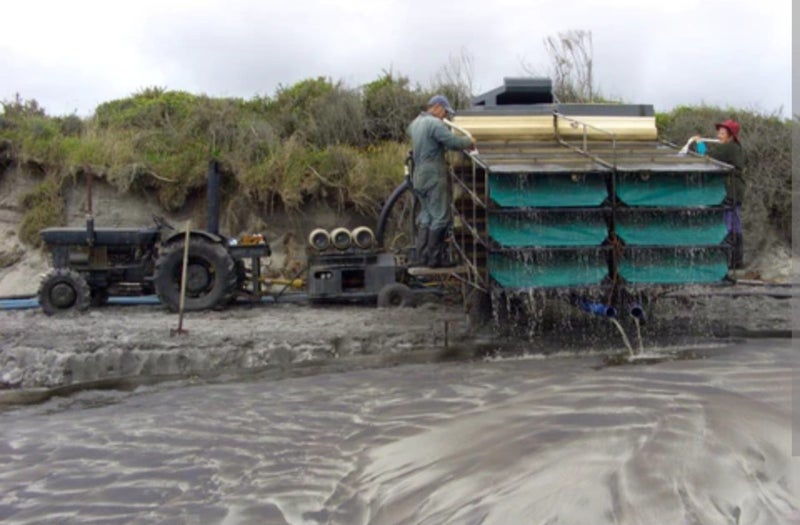 GOLD CLAIM blacksand beach Westcoast Carousel 2