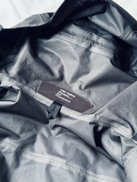 =$1 RESERVE= Arc’teryx Sawyer Jacket – (Men’s Small) Excellent Condition Carousel 1