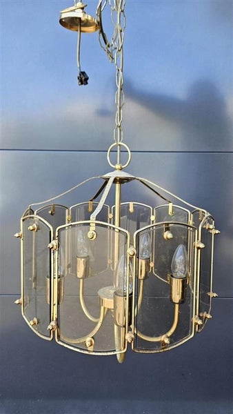 Gold Chandelier Carousel 1