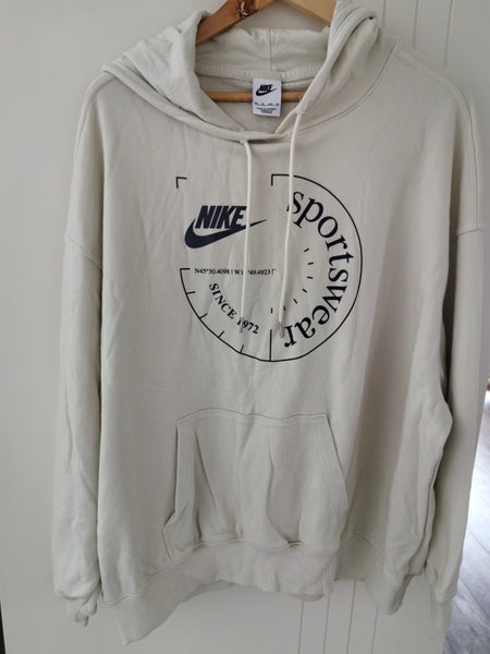 Nike Sportswear Pullover Hoodie-Lose fit style Carousel 1