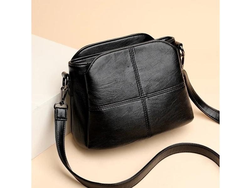 Shoulder Bag Carousel 1