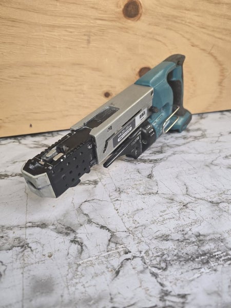 Makita Screw Gun XRF02 Carousel 2