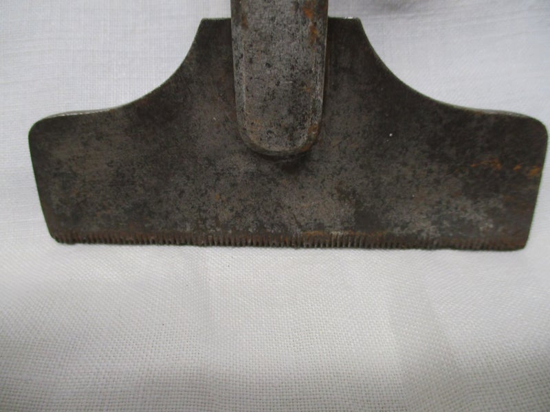 * PP 0666 - Vin­tage Leather Work­ing Tools - Heavy Duty Steel Punch Carousel 4