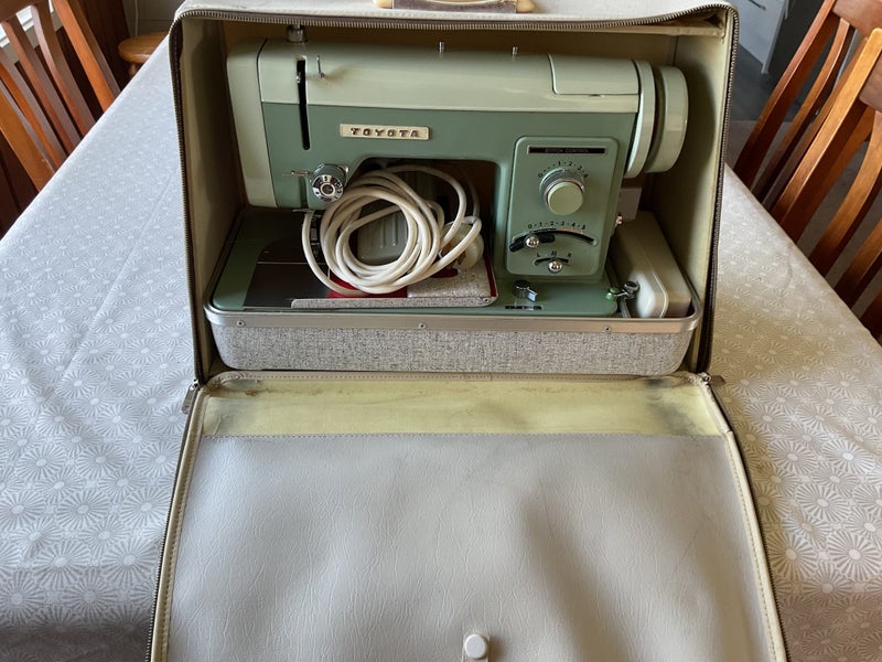 Vintage Toyota Sewing Machine Carousel 2
