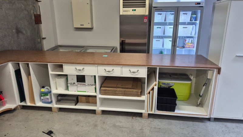 Bench Cabinet/Bench Top Carousel 2