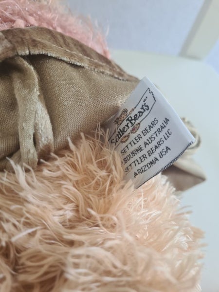 Settler bear Carousel 4