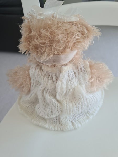 Settler bear Carousel 3