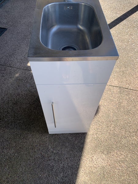 Laundry tub Carousel 2