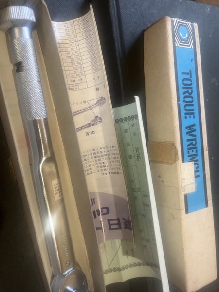 TOHNICHI 225QL TORQUE WRENCH IN BOX Carousel 1