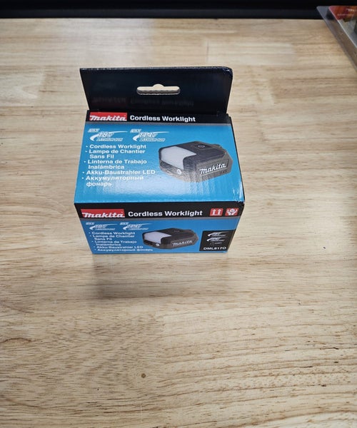 Clearance Special Makita 18V worklight with USB Olive Carousel 1