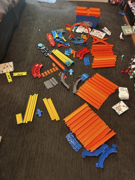 Car tracks hot wheels. Carousel 1