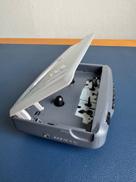 Sony Walkman WM-FX199 Cassette FM/AM Radio - Mega Bass Carousel 10