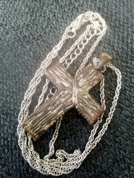 Paua cross with chain Carousel 14