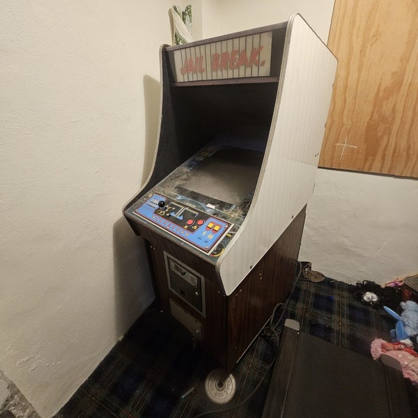 Old arcade game Carousel 1