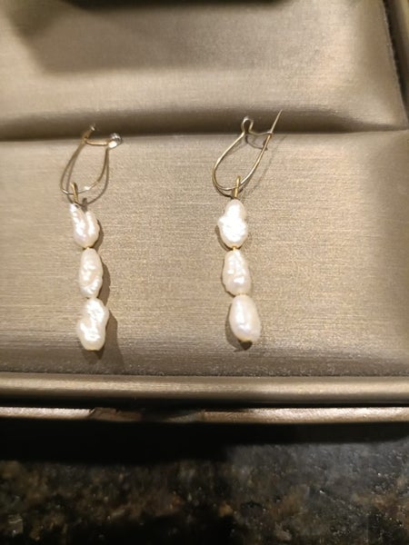 Fresh water pearl drop earings Carousel 1