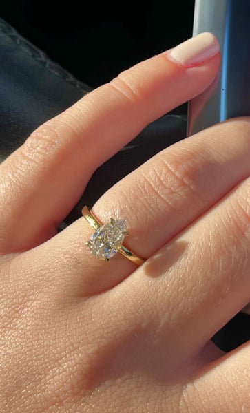 Custom made pear-cut ring Carousel 6