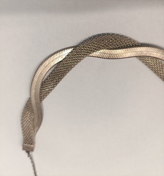 By Israeli jewelry designer Shlomit Ofir necklace et Carousel 2