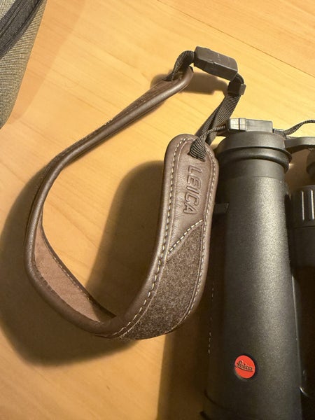 **Leica Noctivid 10x42** Binoculars Carousel 1