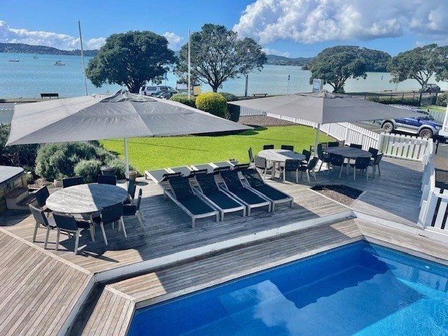 Bay of Islands Beachfront Holiday Accommodation available Carousel 1