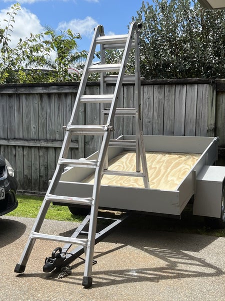 Multi Function Ladder Carousel 2